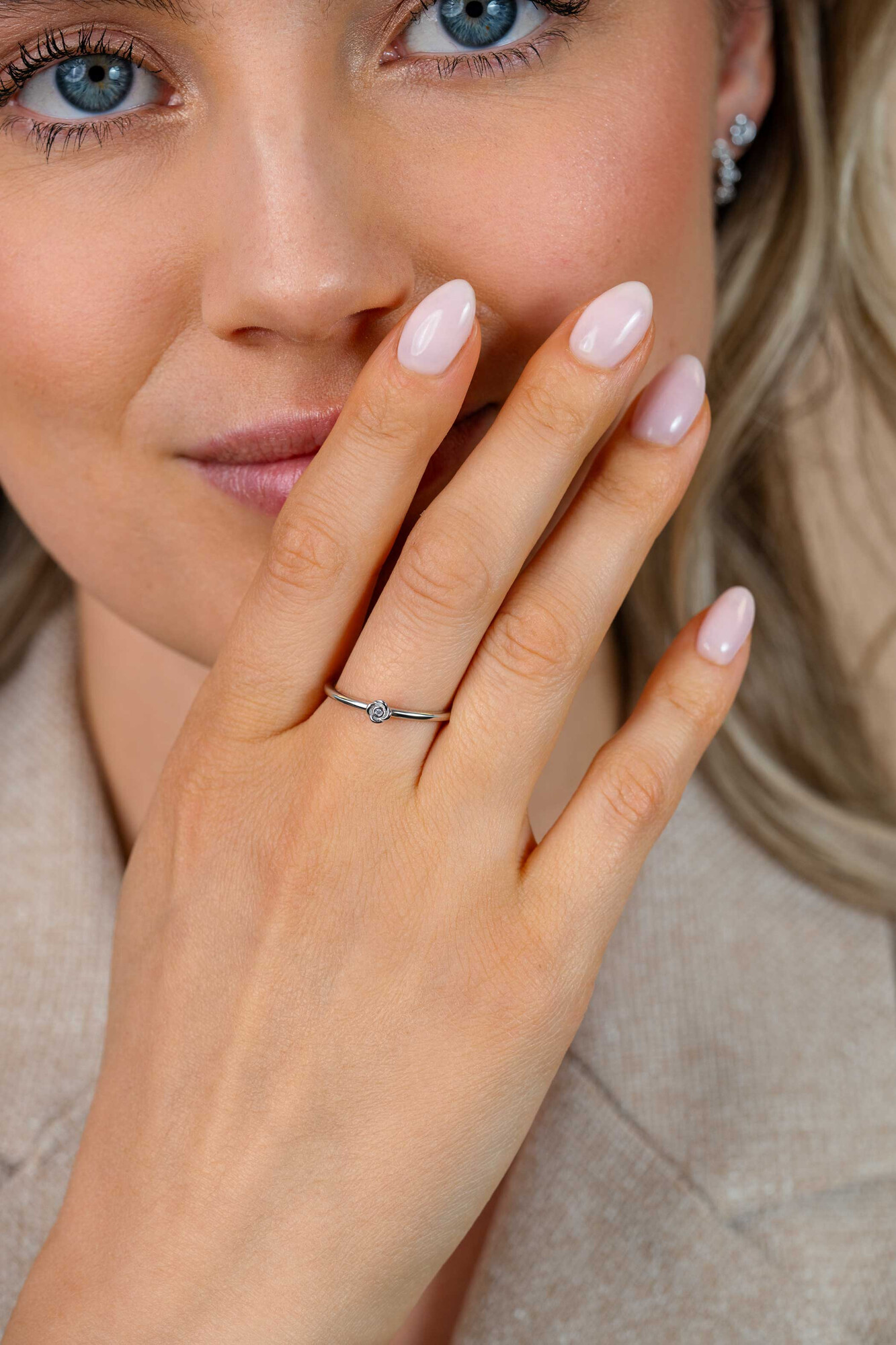 ZINZI zlv. ring met roosje en zirconia mt.62