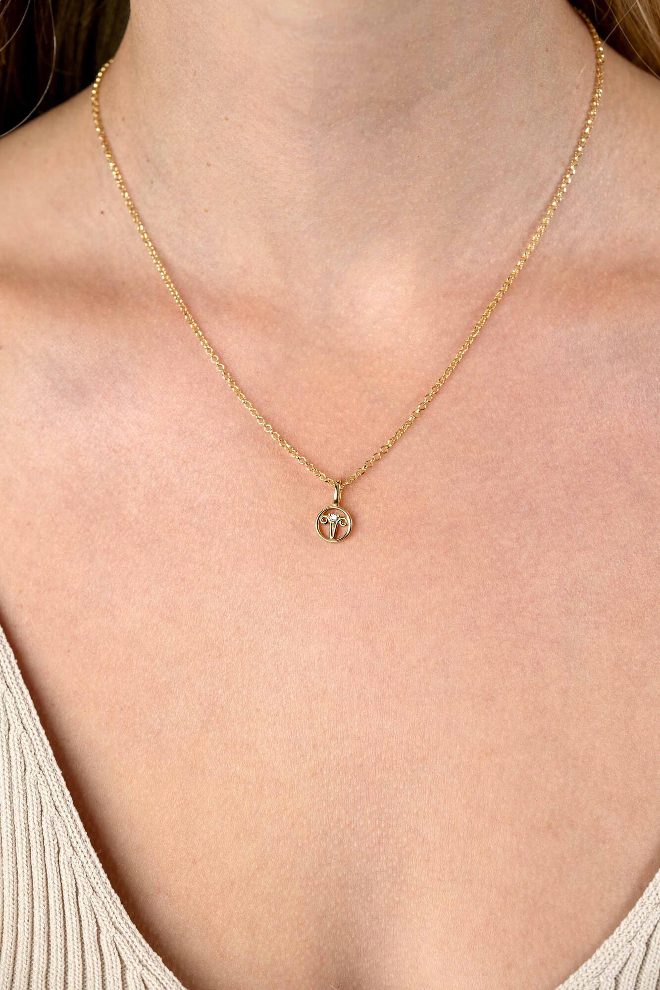 9mm ZINZI gold plated silver Aries zodiac sign pendant set with white zirconias ZIHY-RAM (without necklace)