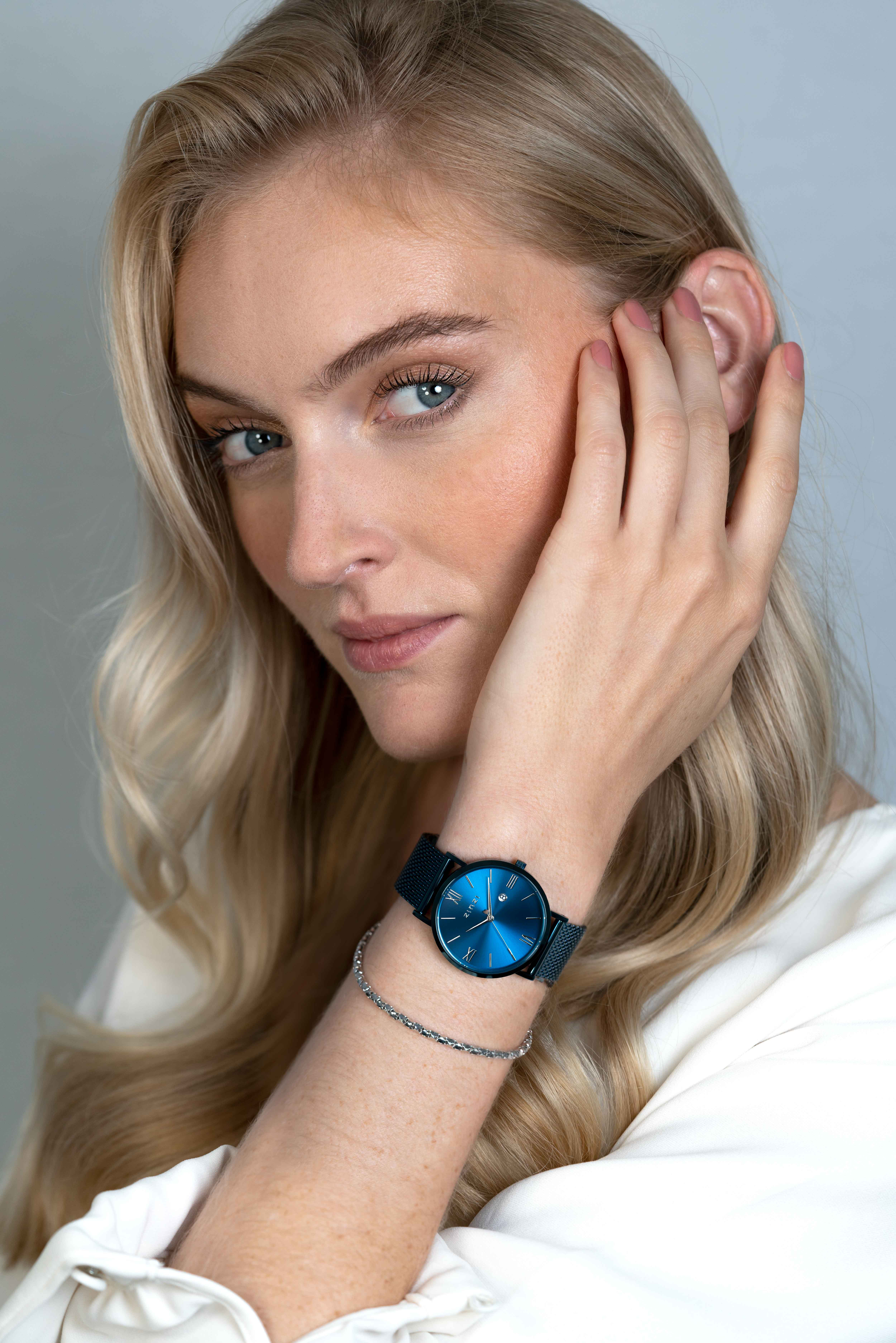 ZINZI Roman Watch Blue and Silver Colored Dial Blue Stainless Steel Case and Mesh Strap 34mm ZIW551M