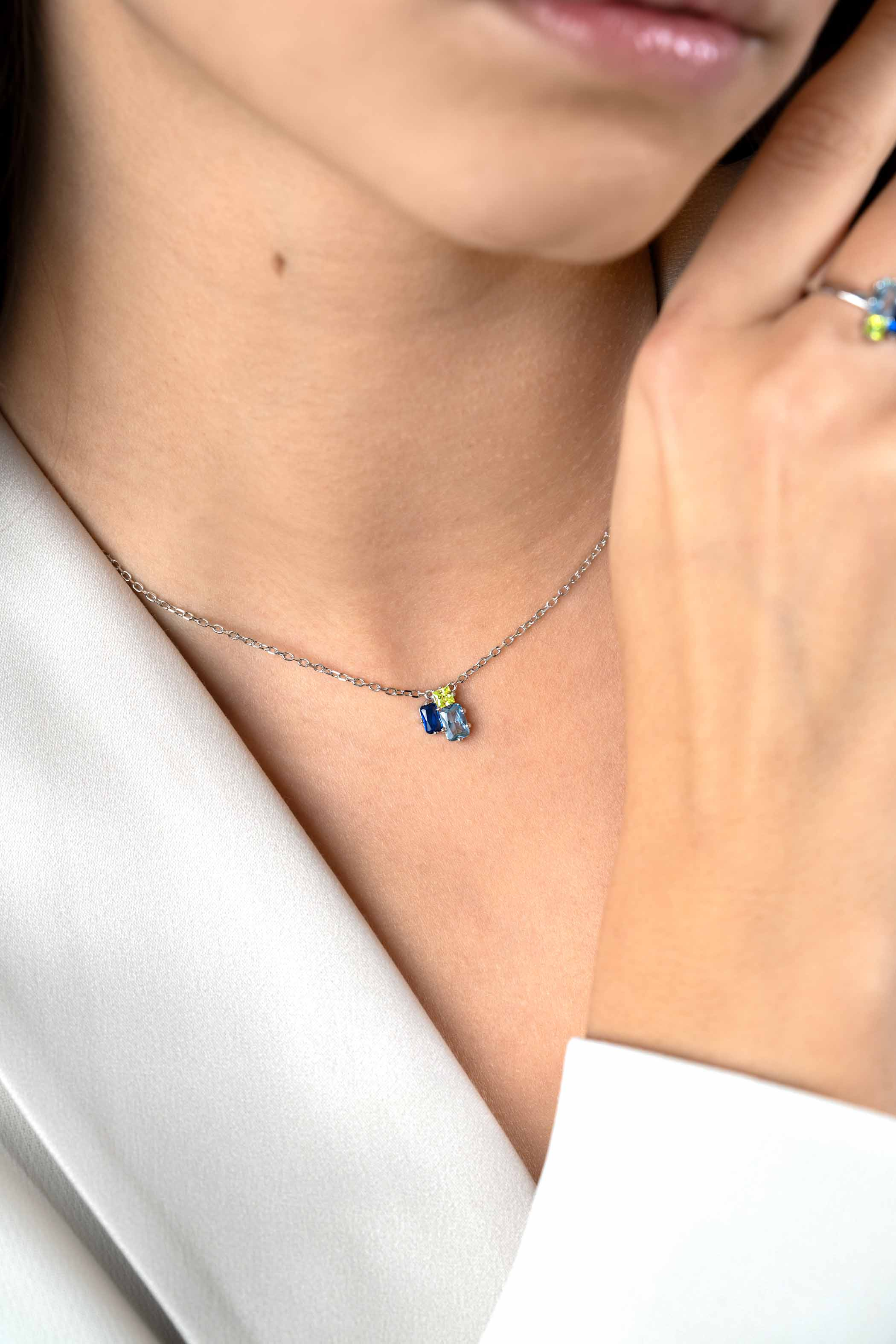 ZINZI Sterling Silver Fantasy Necklace with Green and Blue Color Stones 45cm ZIC2496