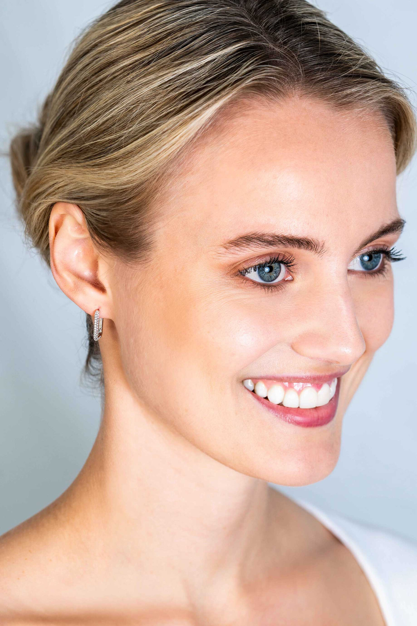 15mm ZINZI Sterling Silver Hoop Earrings Rectangular White Zirconias 15x2mm ZIO2221Z