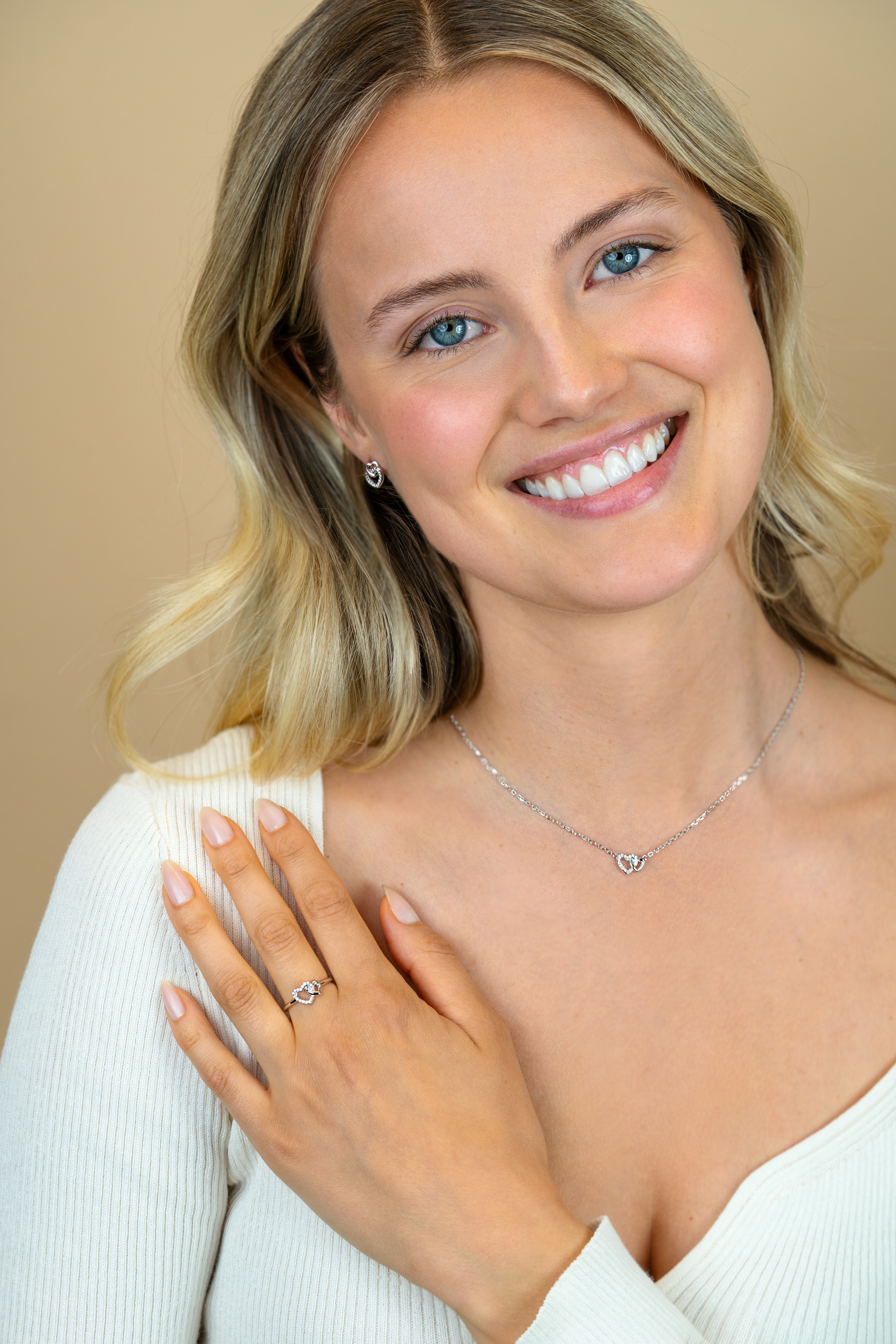 ZINZI zlv. collier 2 hartjes verbonden 1x zirc.