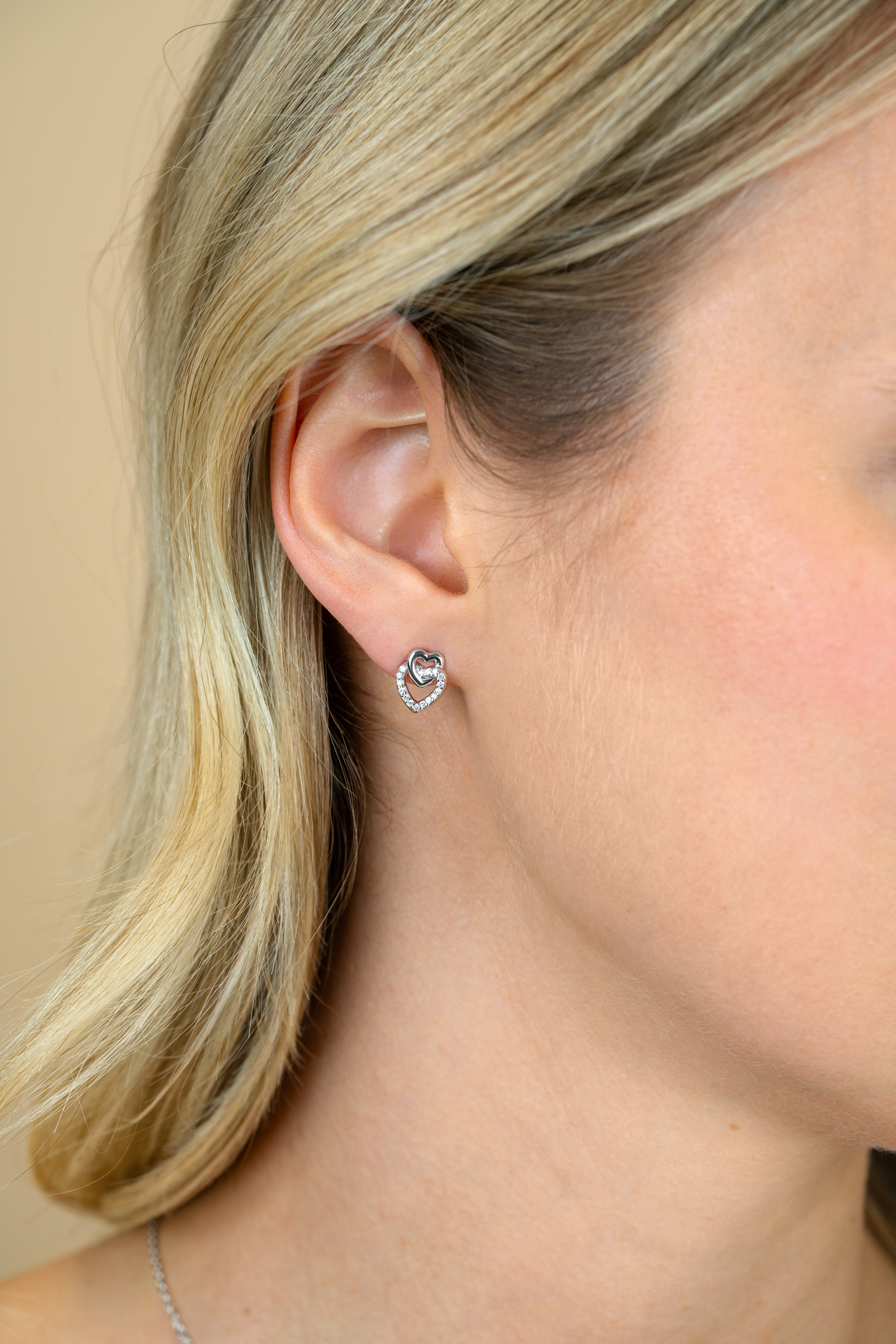 10mm ZINZI Sterling Silver Stud Earrings 2 Connected Open Hearts White Zirconias ZIO2493