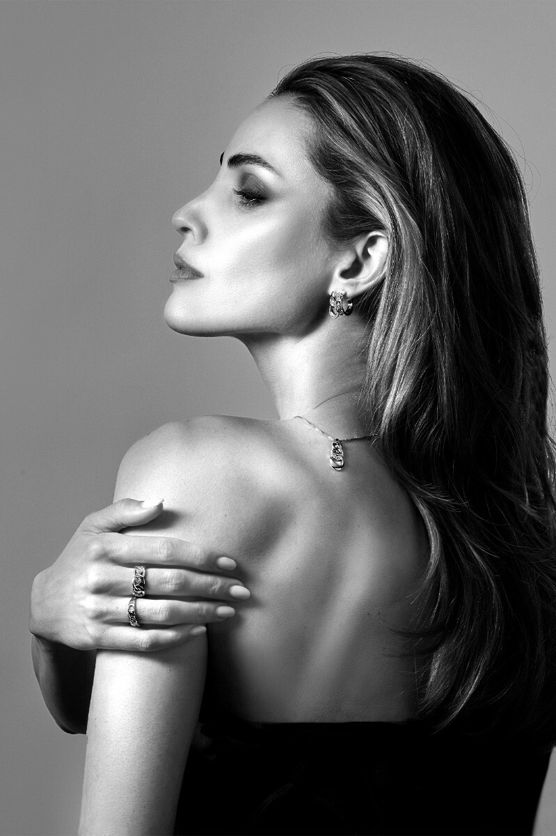 20mm ZINZI silver ear studs with two open pear-shaped links and set with white zirconias by Dutch Designer Mart Visser MVO24