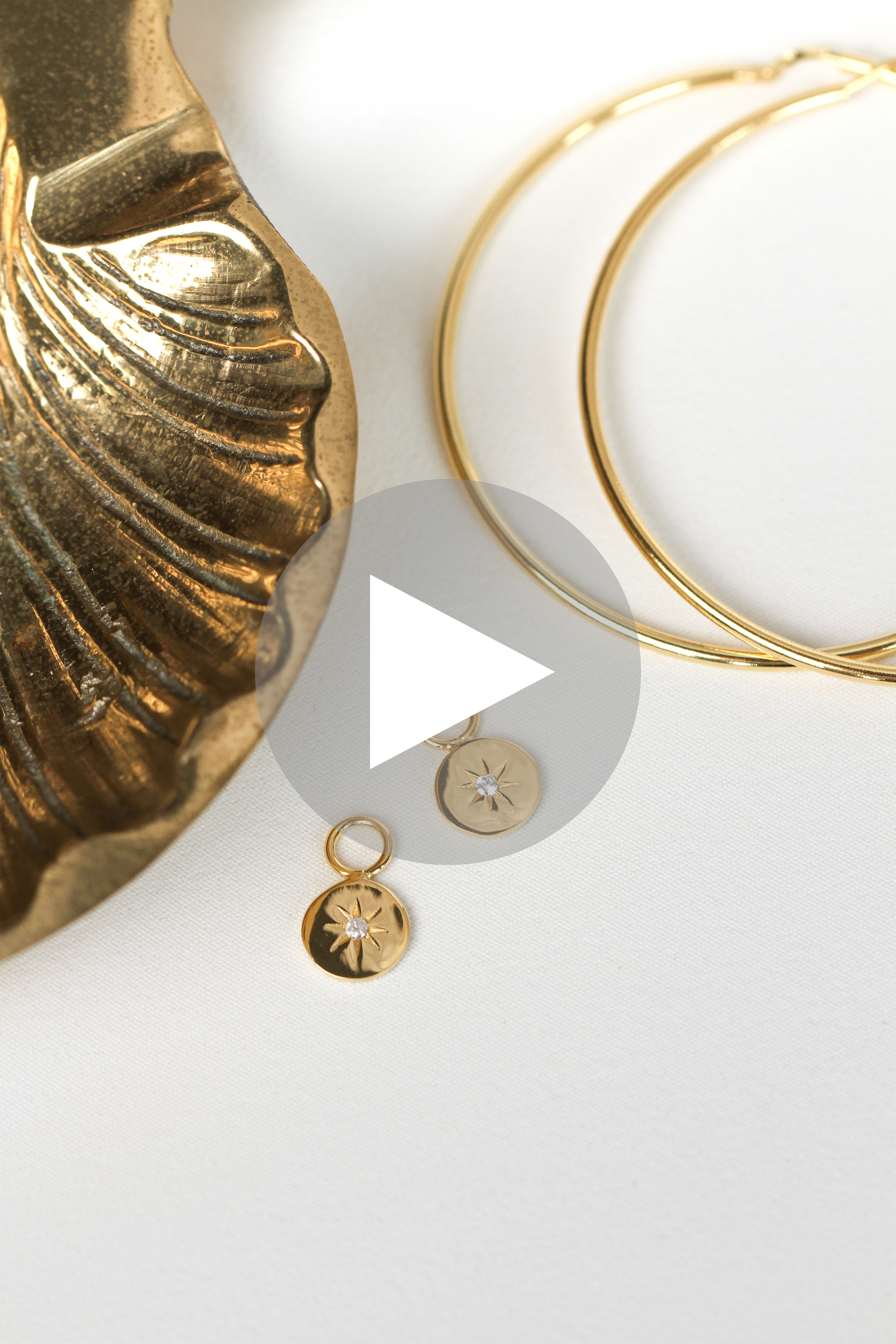 10mm ZINZI Gold Plated Sterling Silver Earrings Pendants Coin with a Sun and White Zirconias ZICH1994G (excl. hoop earrings)