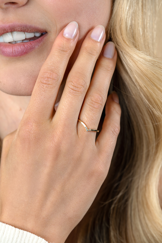 ZINZI Gold 14K Gold Ring in V-model set with three white zirconias ZGR529