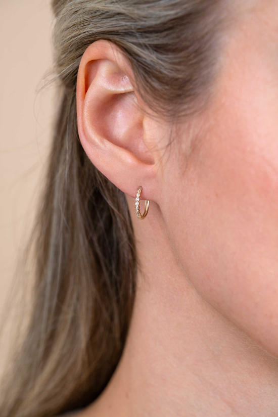 12mm ZINZI 14K Gold Hoop Earrings White Zirconias 12 x 1,5mm ZGO409