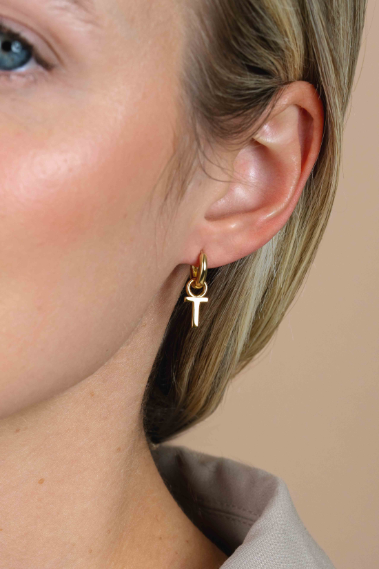 ZINZI Gold Plated Letter Earrings Pendant T price per piece ZICH2145T (excl. hoop earrings)