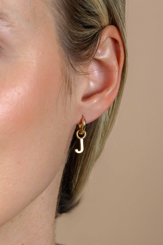 ZINZI Gold Plated Letter Earrings Pendant J price per piece ZICH2145J (excl. hoop earrings)