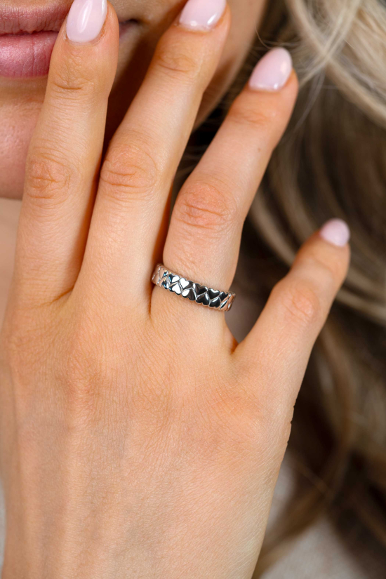 ZINZI zlv. ring dubbele rij hartjes mt.62