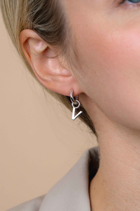 ZINZI Sterling Silver Letter Earrings Pendant V price per piece ZICH2144V (excl. hoop earrings)