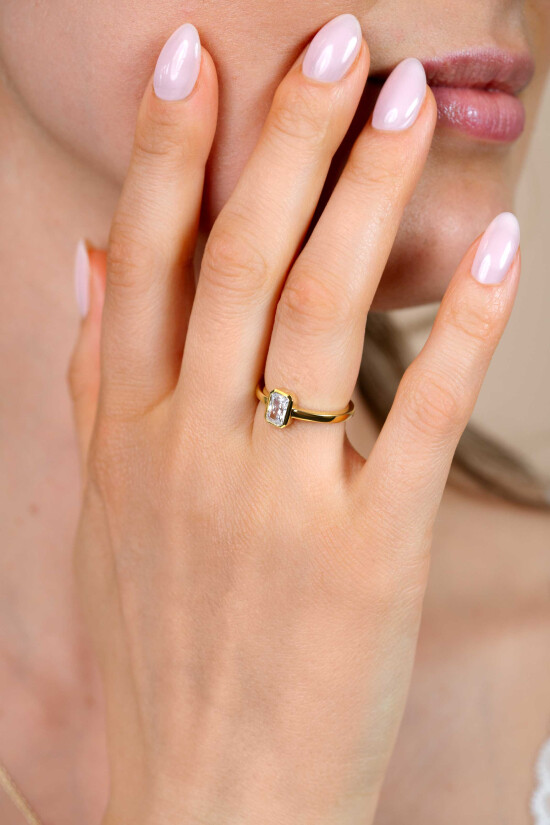 ZINZI zlv. ring gg.verg. met rechthoek zirconia mt.62