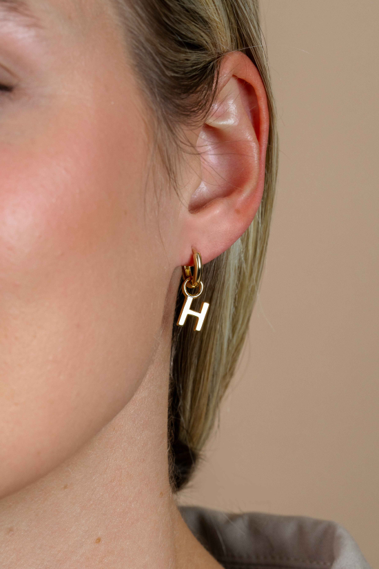 ZINZI Gold Plated Letter Earrings Pendant H price per piece ZICH2145H (excl. hoop earrings)