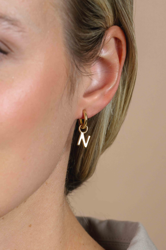 ZINZI Gold Plated Letter Earrings Pendant N price per piece ZICH2145N (excl. hoop earrings)