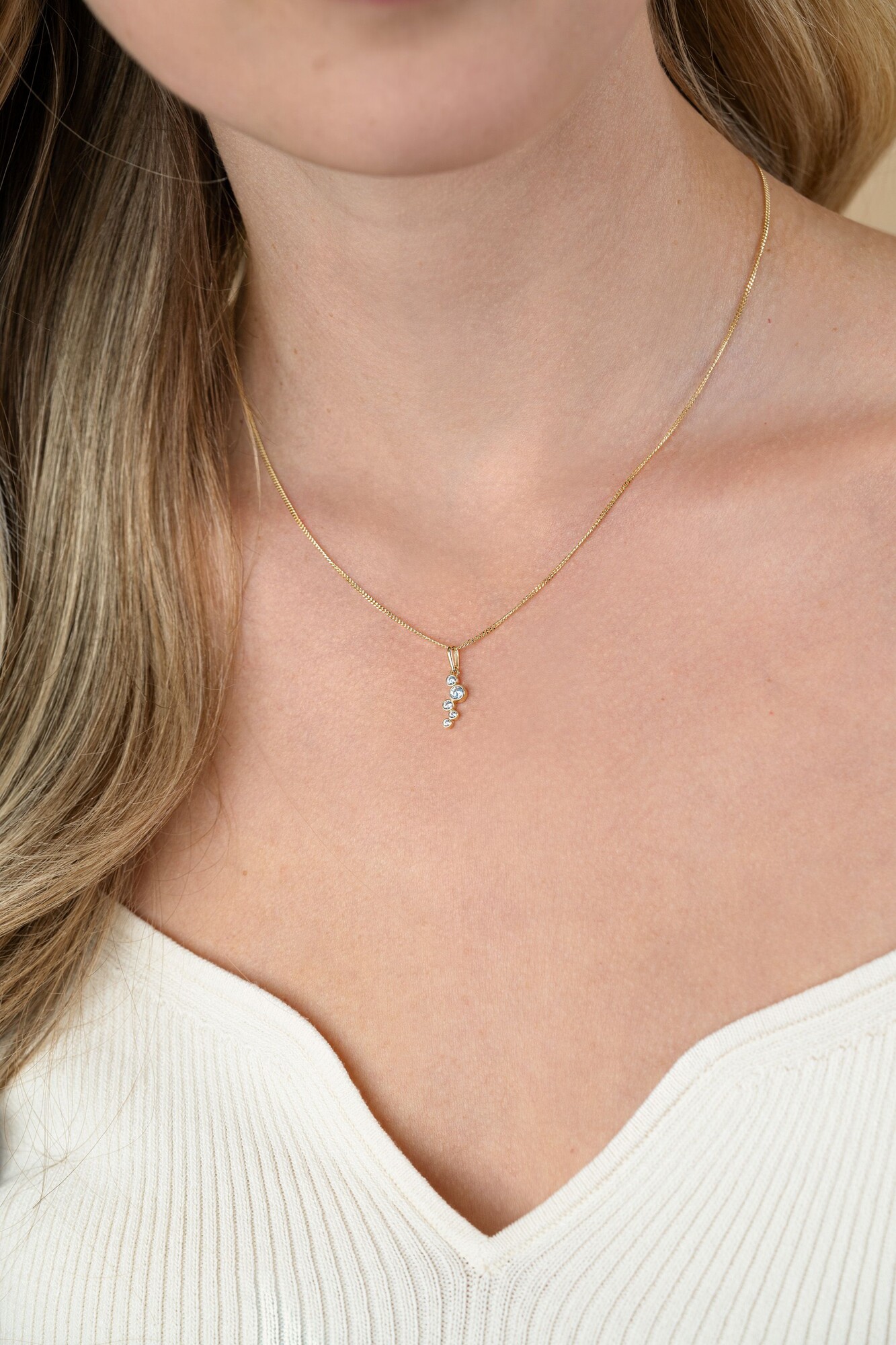 17mm ZINZI Gold 14 ct gold pendant with round settings set with white cubic zirconias ZGH513 (no necklace)