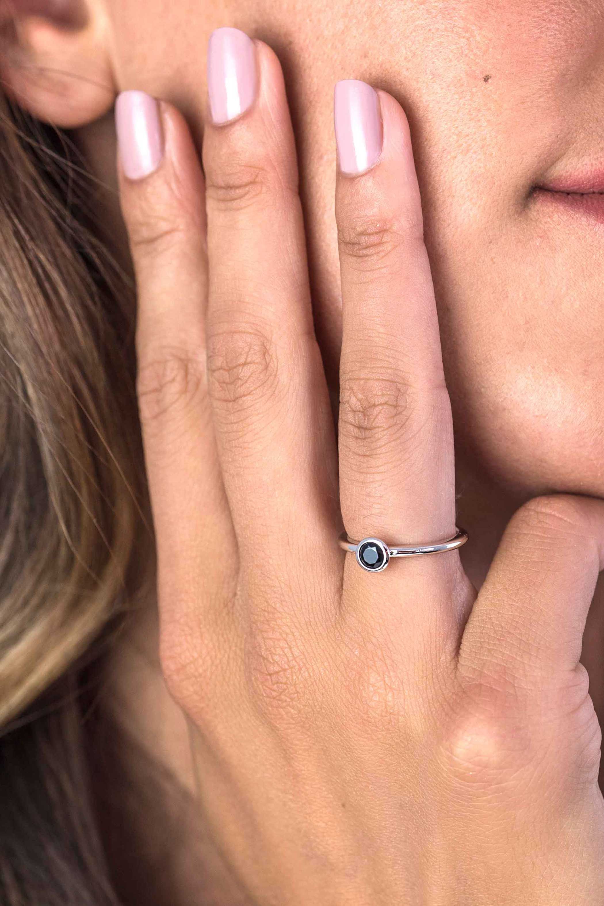 ZINZI Sterling Silver Stackable Ring Round Black ZIR1298Z