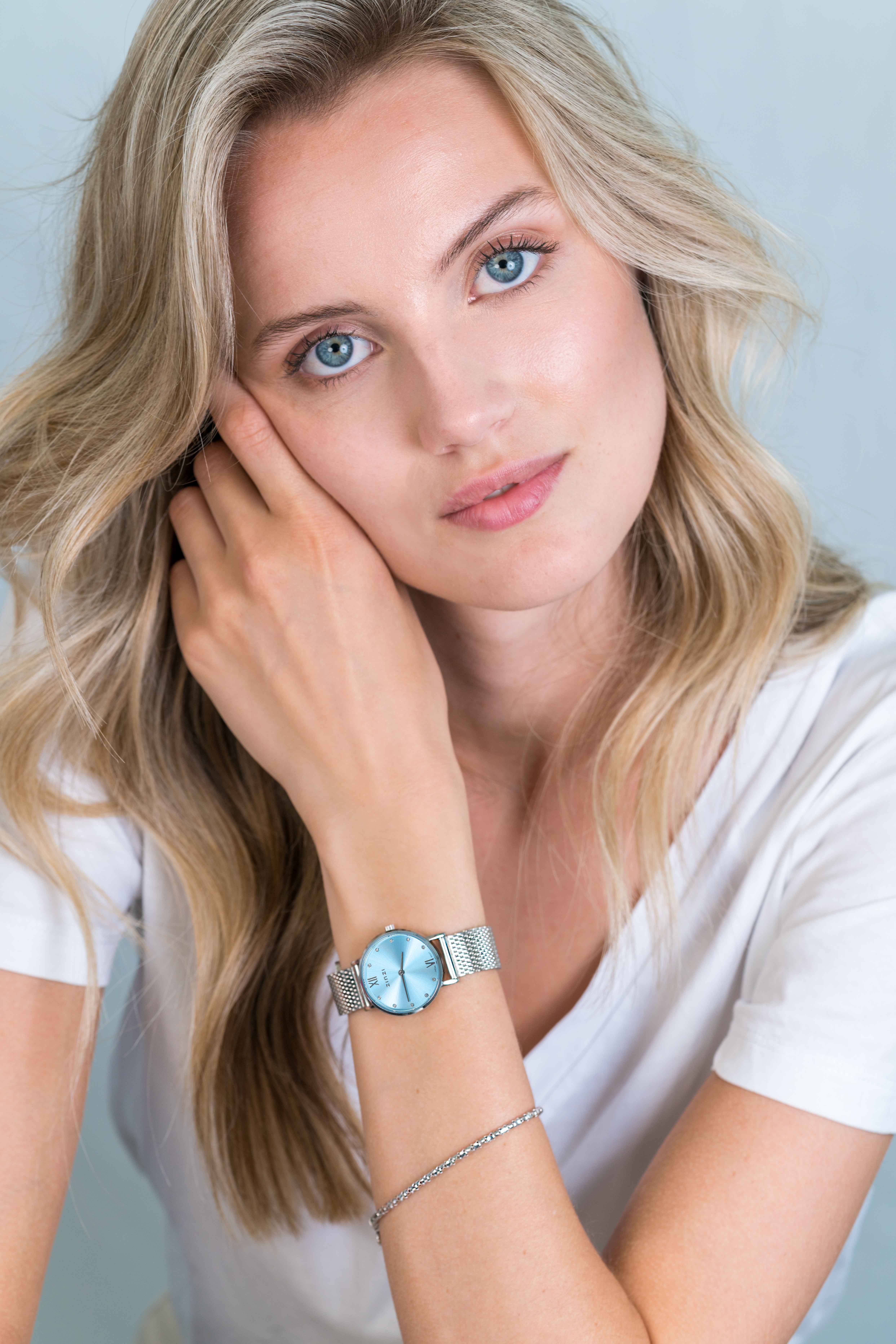 ZINZI Lady Crystal Watch 28mm Ice Blue Dial with White Crystals Stainless Steel Case and Mesh Strap ZIW645M
