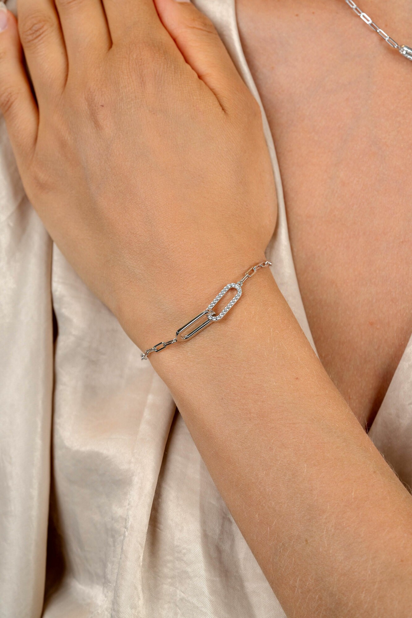 ZINZI silver paperclip link bracelet with two connected oval links set with white cubic zirconias 17-20cm ZIA2690
