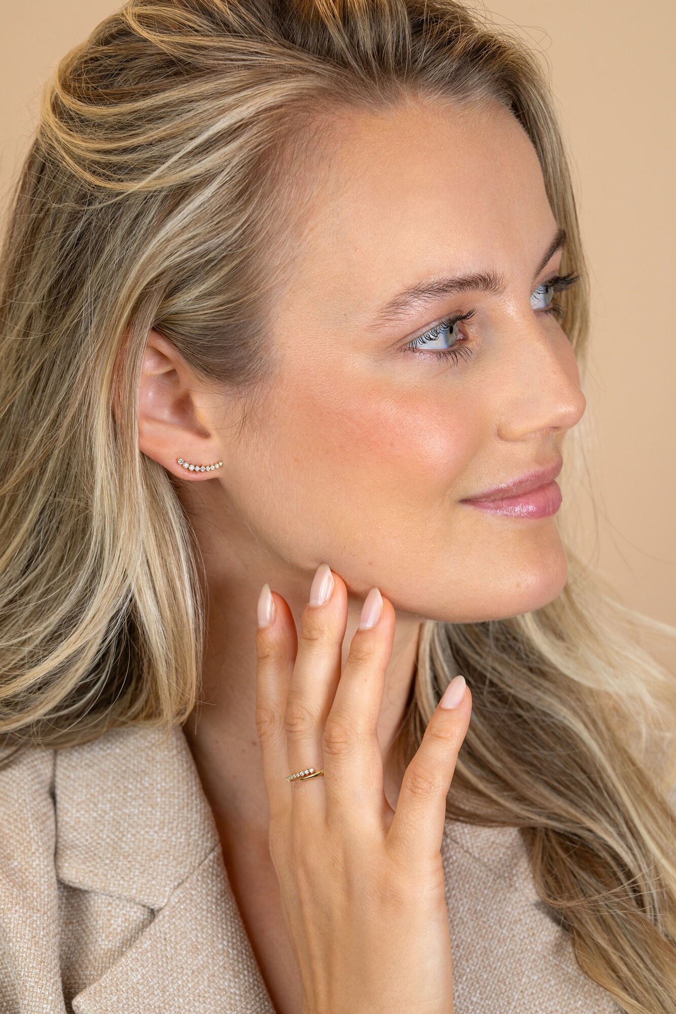 ZINZI zlv. oorstekers afl.zirconia's half gebogen