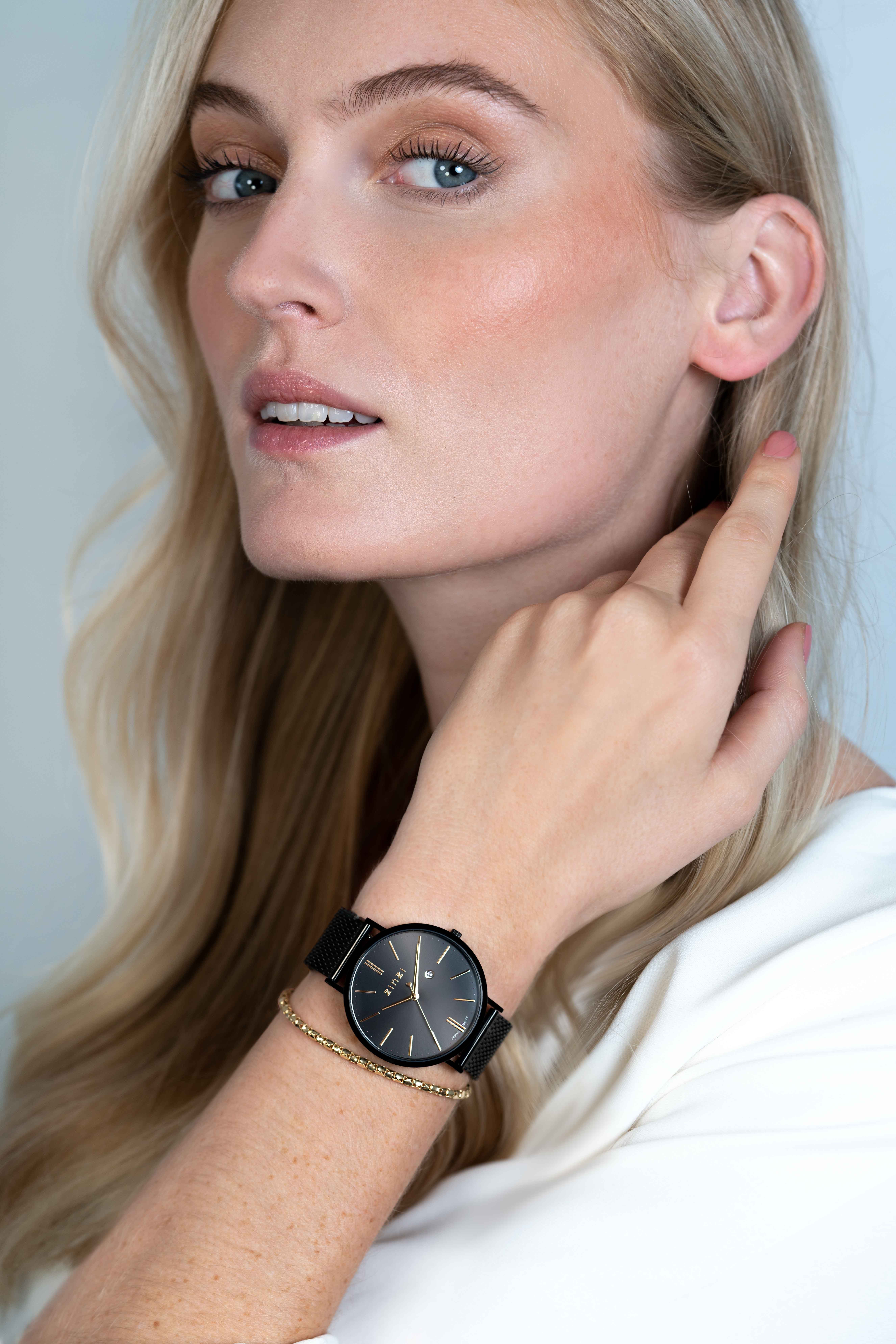 ZINZI Retro Watch Black and Gold Colored Dial Black Stainless Steel Case and Mesh Strap 38mm  ZIW449M