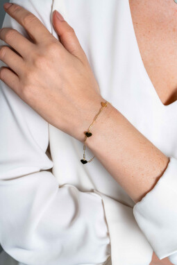 ZINZI Gold 14 krt gouden armband met trendy paperclip schakels 1,8mm breed met drie gladde harten, lengte 19cm ZGA342