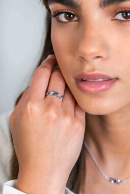 ZINZI Sterling Silver Ring with Round and Rectangular Settings, Set with White and Blue Color Stones ZIR2293