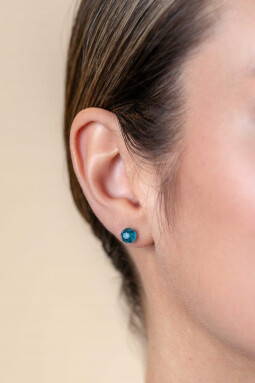 6mm ZINZI silver ear studs with blue bead ZIO1317B
