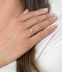 ZINZI zilveren ring schelp wit ZIR1885