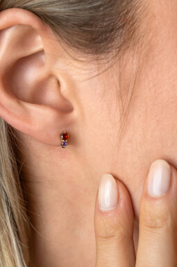 6,5mm ZINZI Gold Plated Sterling Silver Stud Earrings Prong Settings Red Garnet and Purple Color Stones ZIO2563