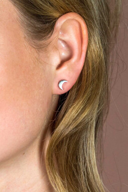 5,5mm ZINZI Sterling Silver Stud Earrings Crescent Moon ZIO1587