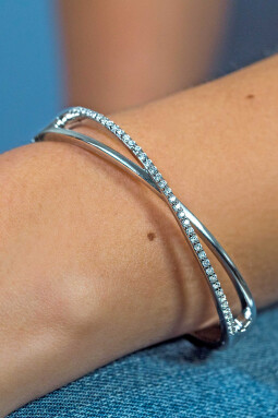 ZINZI zilveren bangle armband kruislings wit ZIA1569
