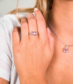ZINZI zilveren ring vierkant roze wit ZIR1470R