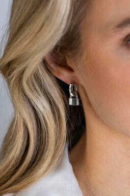 ZINZI zilveren oorbedels trendy slotje bezet met witte zirconia's 10mm ZICH2391 (zonder oorringen)