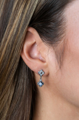 20mm ZINZI silver stud earrings with blue clovers 8mm ZIO2582
