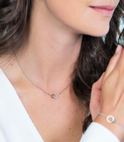 ZINZI zilveren ketting 2 open rondjes verbonden zwart wit 40-45cm ZIC1987
