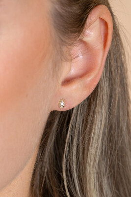 ZINZI GOLD oorknopje peervorm met zirconia