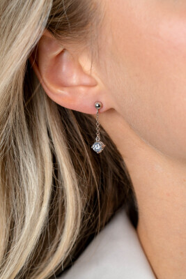 26mm ZINZI silver stud earrings with chain and a dangling round white cubic zirconia ZIO2660