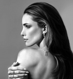 ZINZI silver ring, 6mm wide, with open pear-shaped links, set with white zirconias by Dutch Designer Mart Visser MVR24S