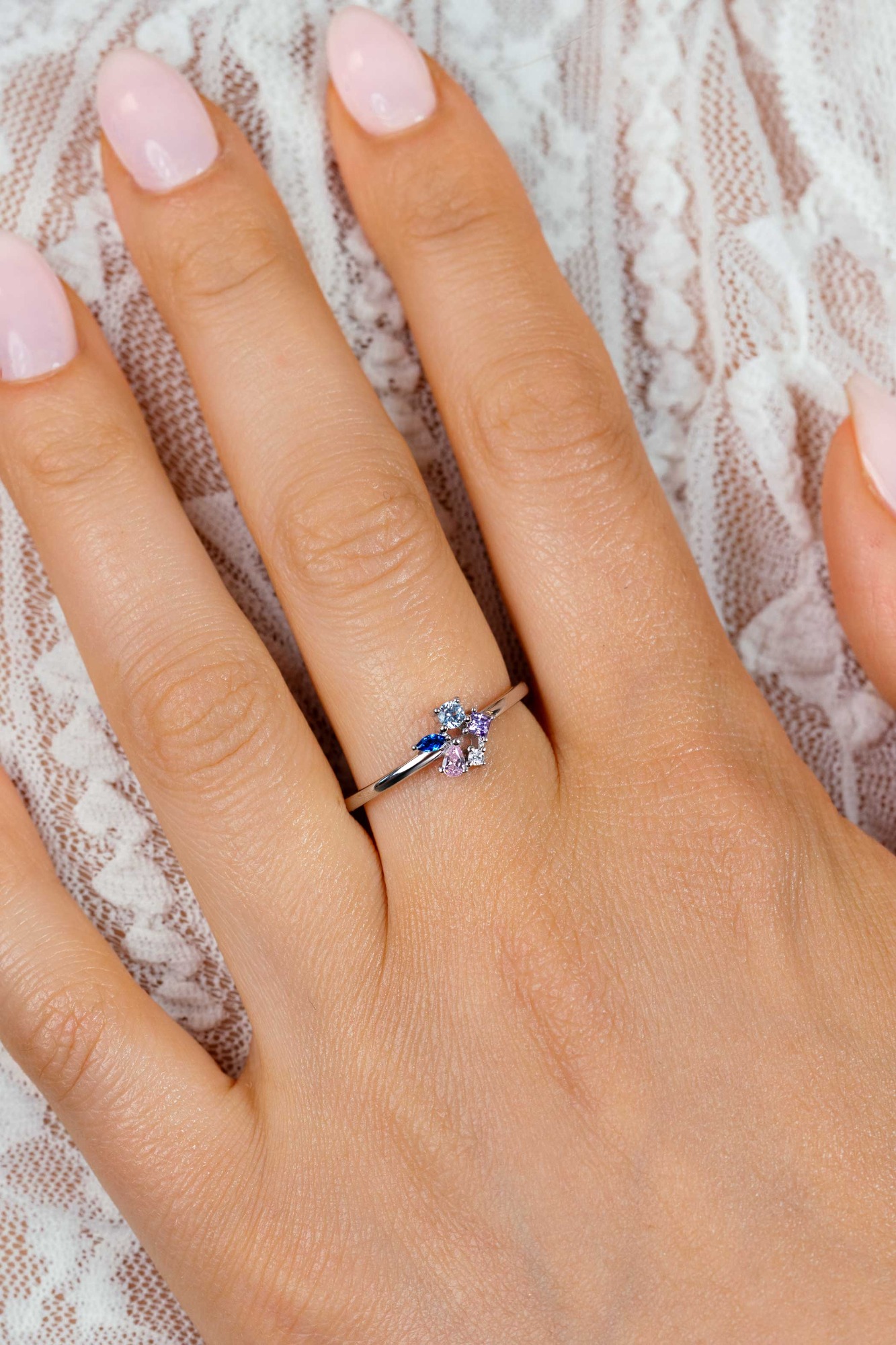 ZINZI zlv. ring fant. roze/paars/blauw/zirc. mt.62